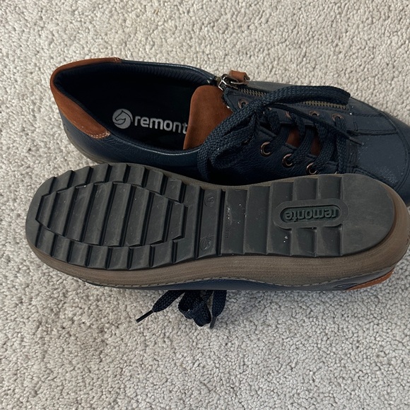 Remonte Black and Brown Leather Sneakers with Side Zipper - Picture 6 of 6